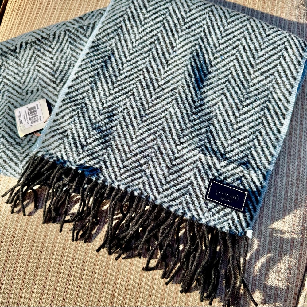 NWT COACH Unisex Scarf Wool Blue & Grat Herringbone Zig Zag Muffler Fringe NEW